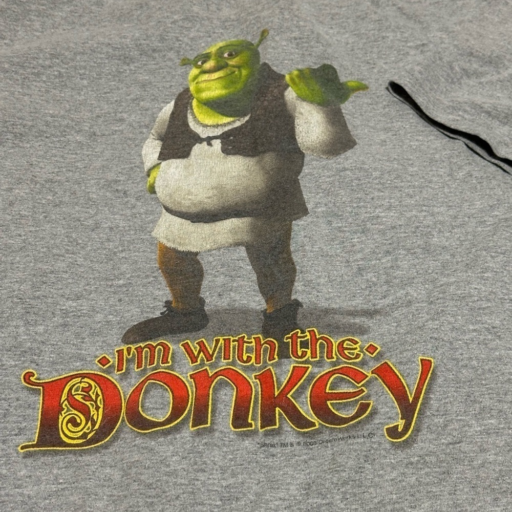 Universal Short Sleeve Tee in Gray and Green